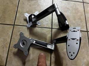 Wall mount arm 