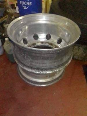 Aluminium&steel truck rims available