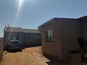 Townhouse For Sale in Spruit View & Ext