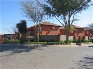 Townhouse For Sale in Albertsdal