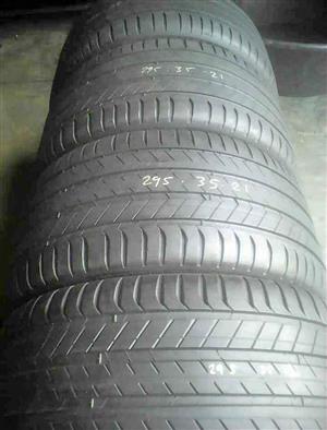Four 295/35/21 Michelin tyres with about 85% threads