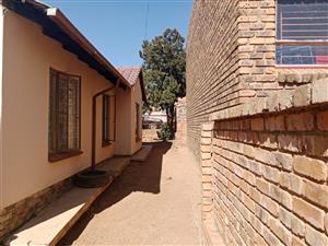 An Affordable 3 Bedroom House for Sale in Morula View, Mabopane