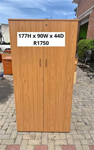 LOCKABLE OFFICE FILING STORAGE CUPBOARD