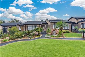 Charming 3-bedroom house for sale in Rant En Dal & Flatlet—perfect for family living!