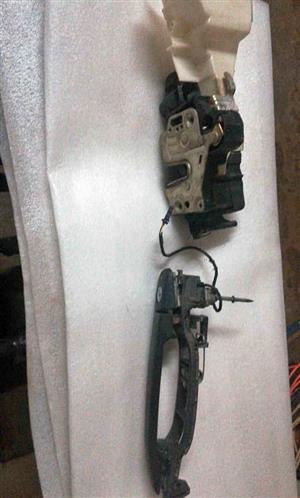 W202 Right front door lock complete with outer handles and brackets