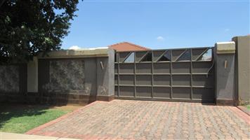 House For Sale in Alveda Park