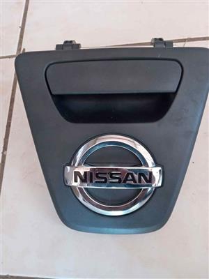 NP200 TAILGATE HANDLE