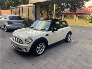 Mini Cooper 1.6 - 1 Lady Owner - Drives 💯- A Must See