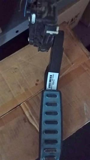 VOLKSWAGEN AXZ PEDAL 