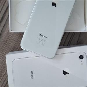 Iphone 8,white 64gb,battery healthiness 100
