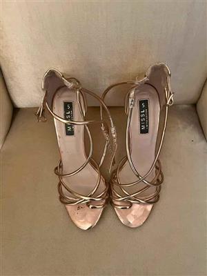 Ladies shoes, Rose gold