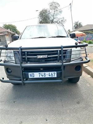 2013 Isuzu KB250 DTEC single Cab manual transmission with leather seats