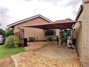 Spacious 4 Bedroom Family Home with Flatlet on a Corner Stand