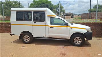 Toyota Hilux 2.5 D4D transporter 