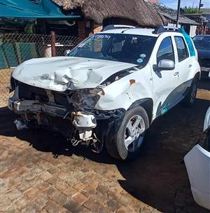 Duster 1.6 16v ( White)