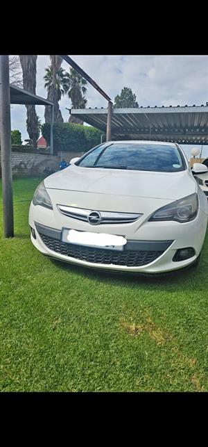 Opel Astra 1.4 gtc turbo 