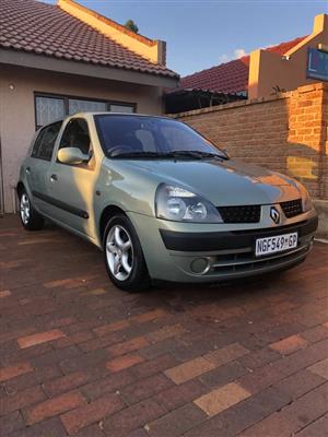 Renault Clio 1.4 16v Expression.  2002