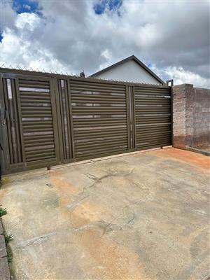 4 Bedroom house in Wilfordon Ext 10