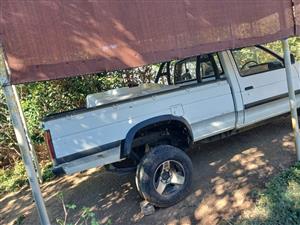 Nissan one tonner bakkie Body .no motor no gearbox papers and license up to date