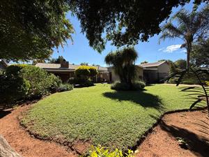 House For Sale in Queenswood