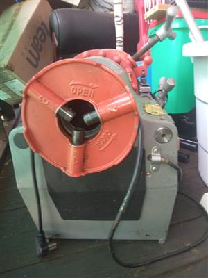 Electric Pipe Threading Machine 