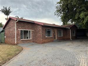 Welcome to this spacious family home set on a generous 686 square meter stand