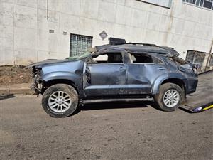 Toyota Fortuner 3.0 auto with 1kd engine stripping