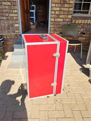 Portable mobile beauty salon trolley case for sale H 830cm X B 415cm X D 465cm