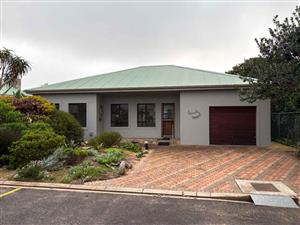 Townhouse For Sale in Still Bay West