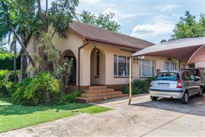 SPACIOUS FAMILY HOME WITH FLATLET AND BOREHOLE FOR SALE IN WONDERBOOM