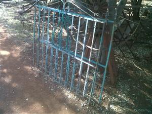 Antique metal gates