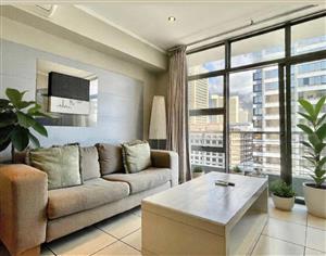 Airbnb-Ready Apartment In The Icon with Table Mountain Views, Secure Parking & Prime CBD Location