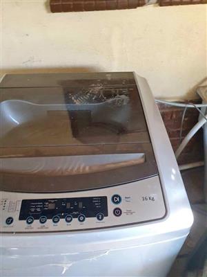 Whirlpool 16kg toploader washing machine for sale. Reduced to go. And guaranteed