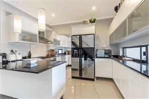 Townhouse For Sale in Paulshof