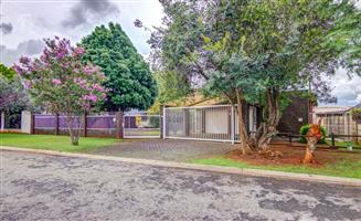 Charming Double-Storey Family Home in the Heart of Ravenswood