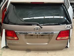 Toyota Fortuner tailgate
