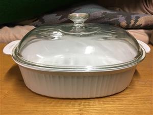 Corningware - large casserole dish with glass lid