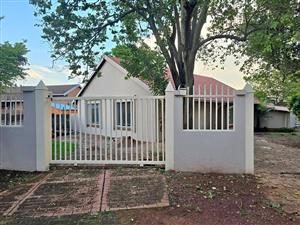 Newly renovated 3 bedroom house with pool