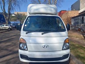 2017 Hyundai H100 Bakkie 2.6 Diesel, Manuel, White, 79000KMS, With Canopy.