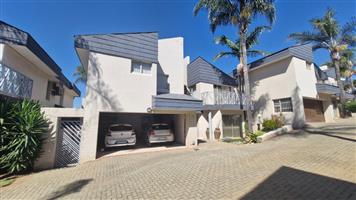 Townhouse For Sale in Bassonia