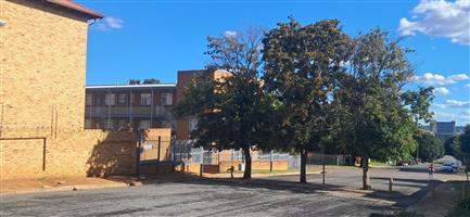 Apartment For Sale in Alberton North