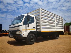2012 Hino 300 series 814 Truck