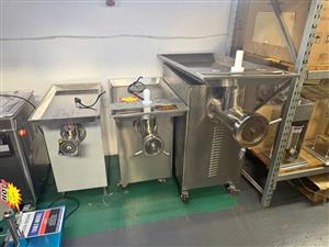 MEAT MINCER AND MEAT GRINDERS BRAND NEW WITH 1 YEAR WARRANTY