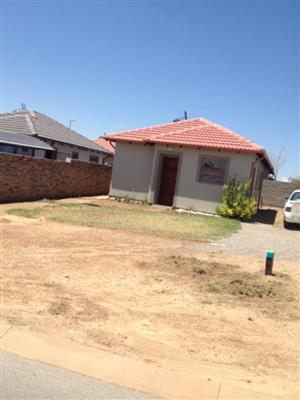 charming 2 bedroom and 1 bathroom for sale in riverside view fourways built in kitchen  and stove, tiled and burglars 