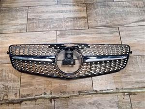 Mercedes W204 Diamond grill