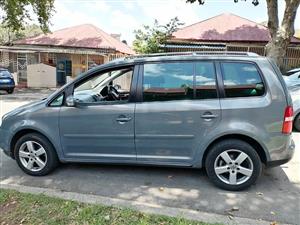 2007 Volkswagen Touran 2.0 TDI automatic transmission 5 seater