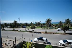 3 beds 1 bath Room only