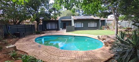 House Rental Monthly in Brackendowns