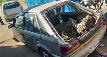Stripping Mazda 323  B3