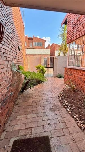 Townhouse For Sale in Corlett Gardens